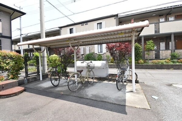 建物設備(駐輪場)