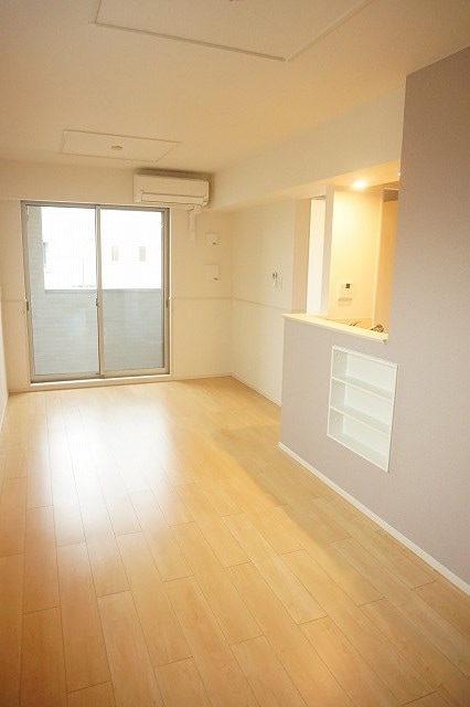 物件内観写真8　(居室・リビング)