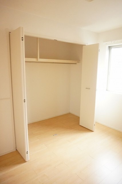 物件内観写真10　(収納)