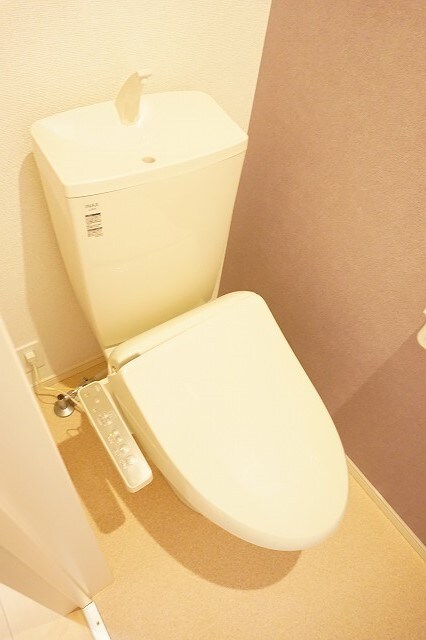 物件内観写真8　(トイレ)