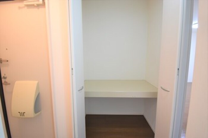 物件内観写真17　(廊下物入)