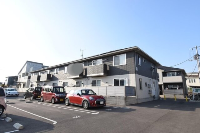 物件外観写真2　(駐車場)