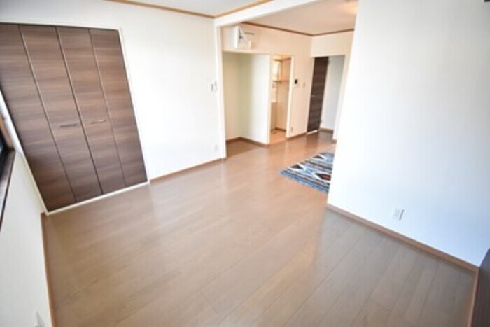 物件内観写真7　(ＬＤＫ１２帖)