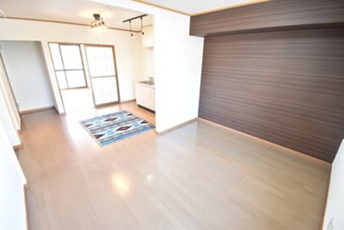 物件内観写真10　(ＬＤＫ１２帖)