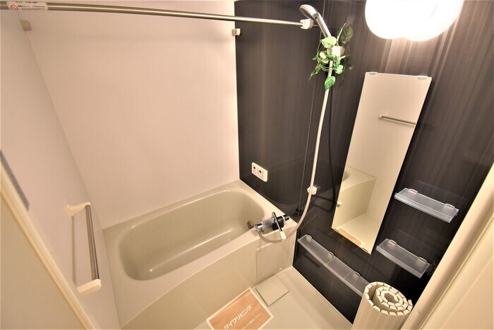 物件内観写真6　(浴室)