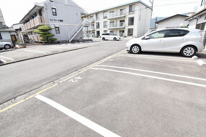 物件外観写真2　(駐車場)