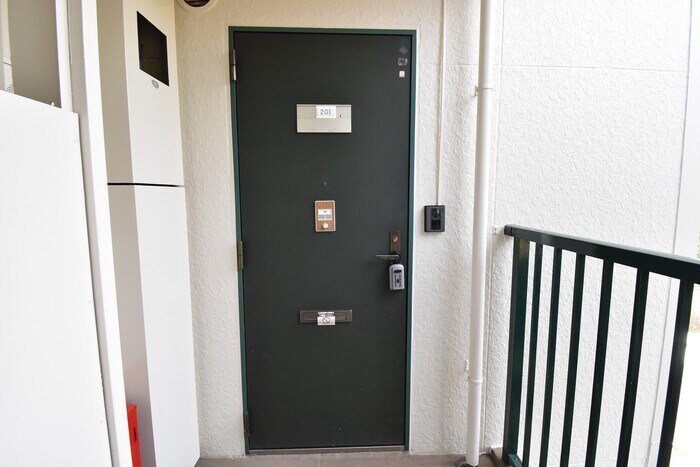 物件内観写真14　(玄関)