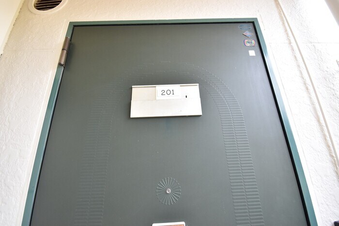 物件内観写真24　(玄関)