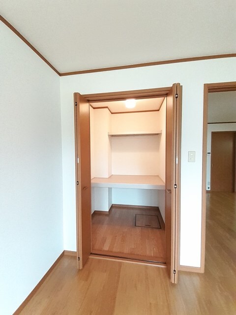 物件内観写真9　(収納)