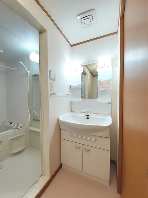 物件内観写真11　(洗面所)