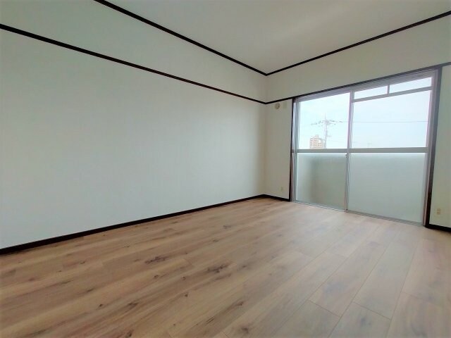 物件内観写真7　(洋室６帖)