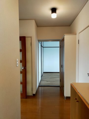 物件内観写真11　(玄関)