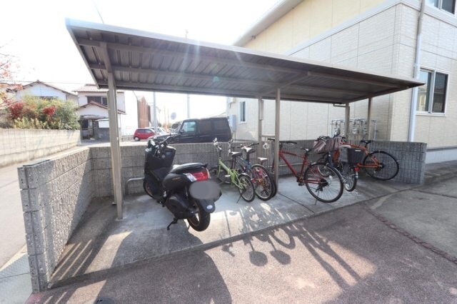 物件内観写真17　(駐輪場)