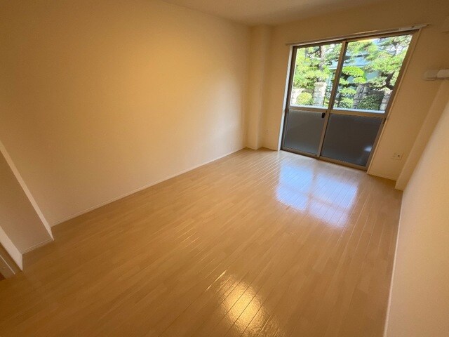 物件内観写真9　(洋室)