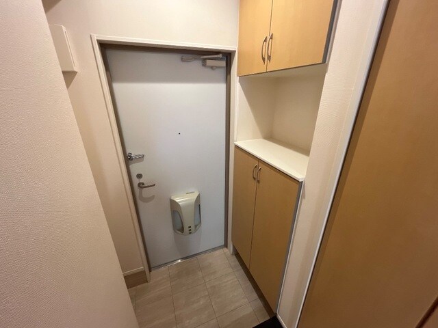 物件内観写真10　(玄関)