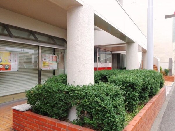 香川銀行栗林支店 0.1km