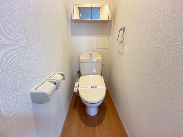 物件内観写真5　(トイレ)