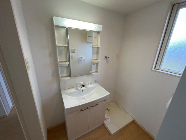 物件内観写真6　(洗髪洗面化粧台)