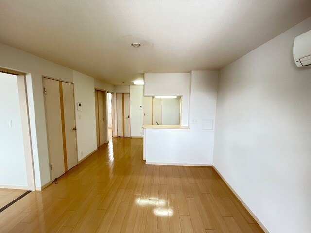 物件内観写真9　(リビング)