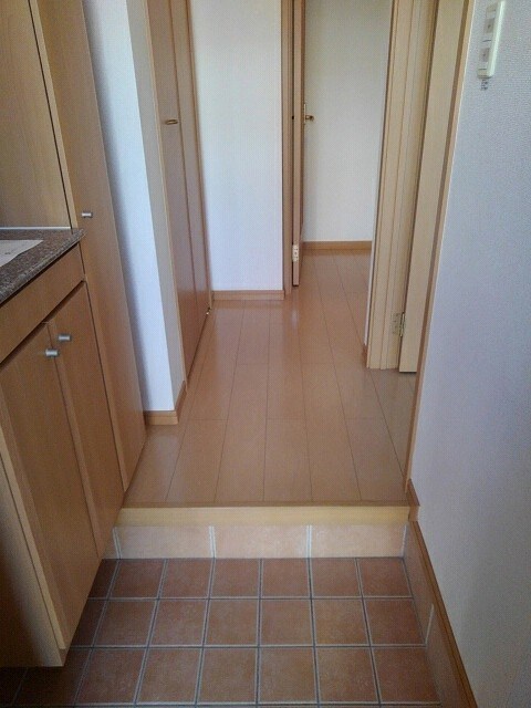 物件内観写真11　(玄関)