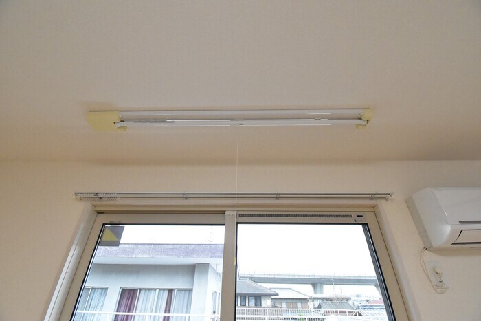 物件内観写真16　(室内物干し)