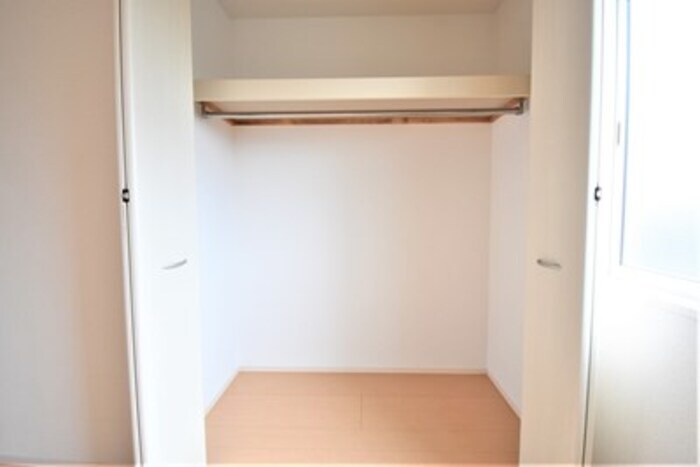 物件内観写真15　(クローゼット（北洋室）)