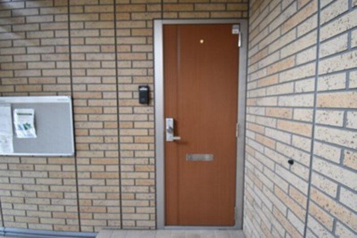 物件内観写真18　(玄関)