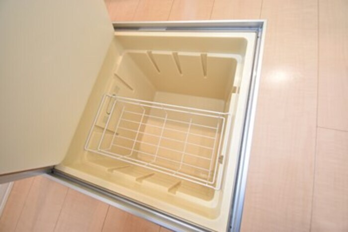 物件内観写真24　(床下収納)