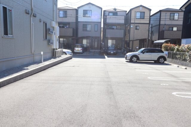 物件外観写真2　(駐車場)