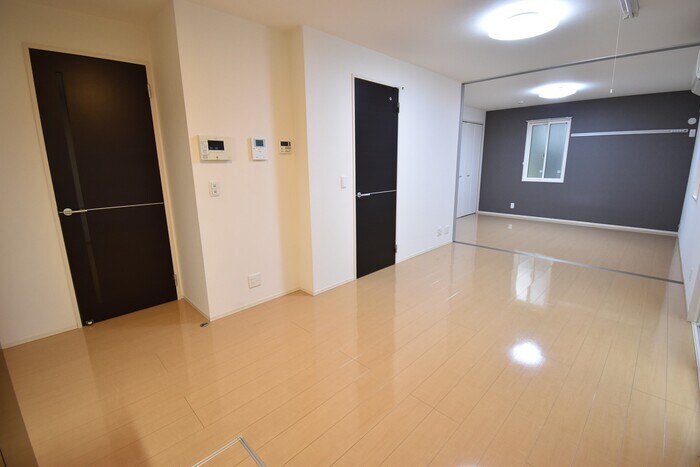 物件内観写真7　(ＬＤＫ１０帖～洋室７．１帖)