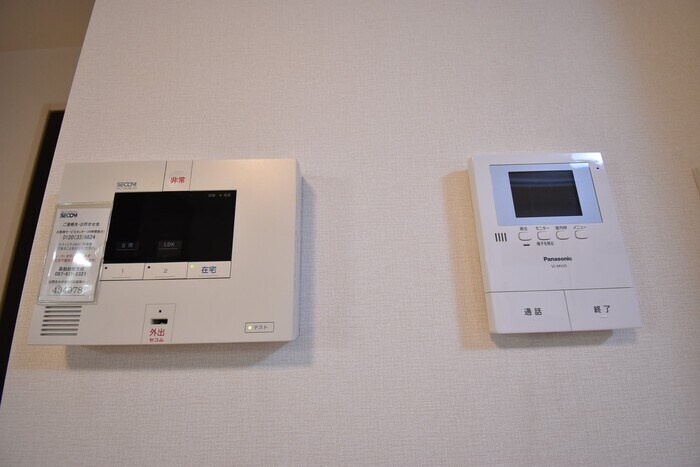 物件内観写真10　(セコムのセキュリティシステム・モニタ付インターホン)