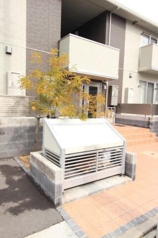 物件内観写真17　(ゴミ庫)