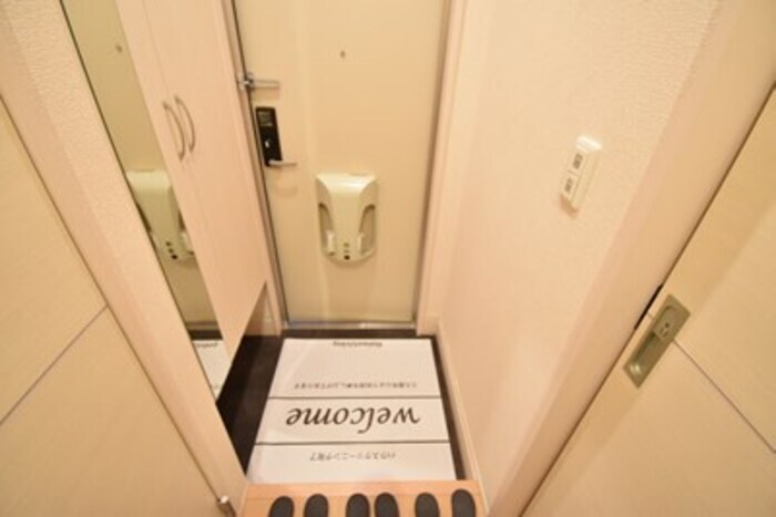 物件内観写真13　(玄関)