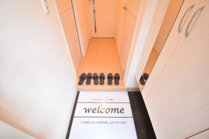 物件内観写真14　(玄関)