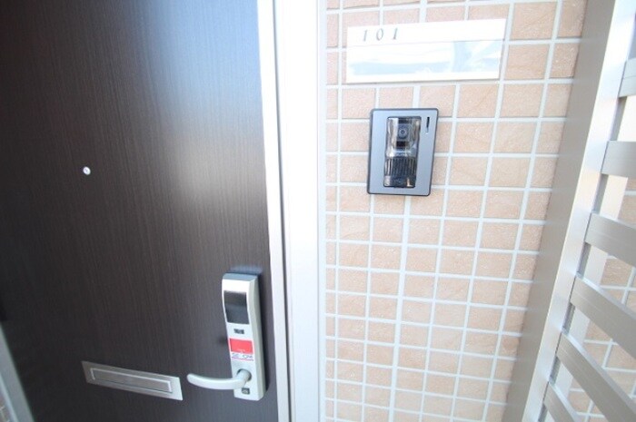 物件内観写真16　(玄関)