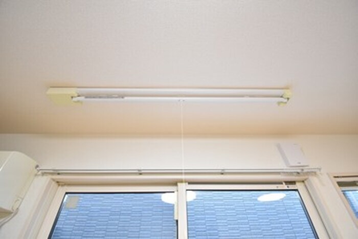 物件内観写真23　(室内物干し)