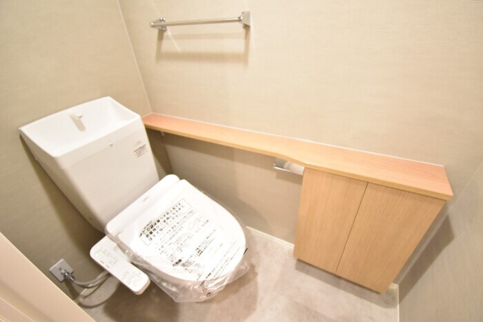 物件内観写真8　(温水洗浄暖房便座)