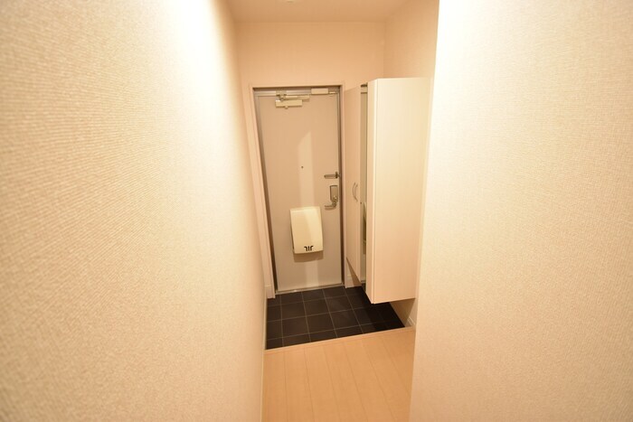物件内観写真10　(玄関)