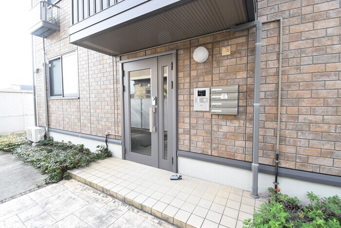 物件外観写真2　(エントランス)