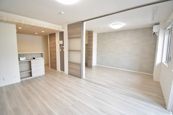 居室(ＬＤＫ１２．２帖＋洋室６帖)