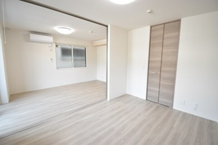 物件内観写真9　(ＬＤＫ１２．２帖＋洋室６帖)