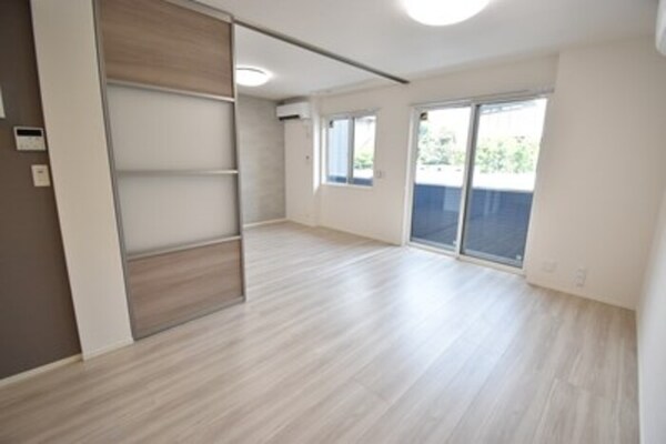 洋室(ＬＤＫ１２．２帖＋洋室６帖)