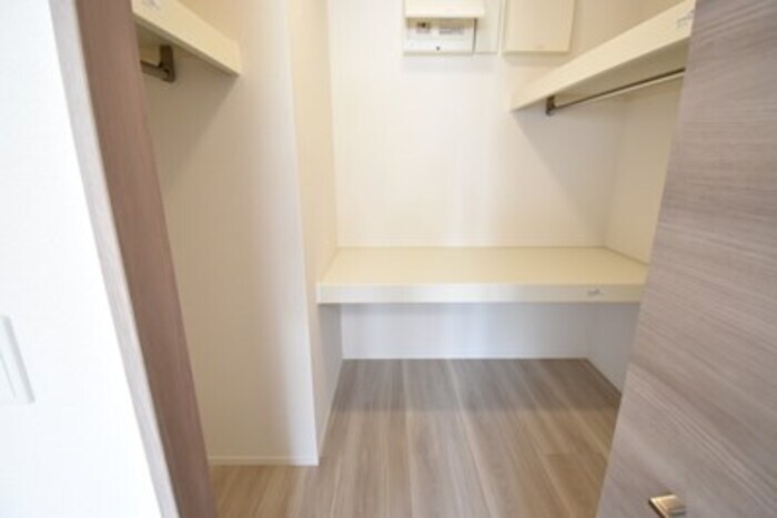 物件内観写真12　(ウォークインクローゼット（洋室）)