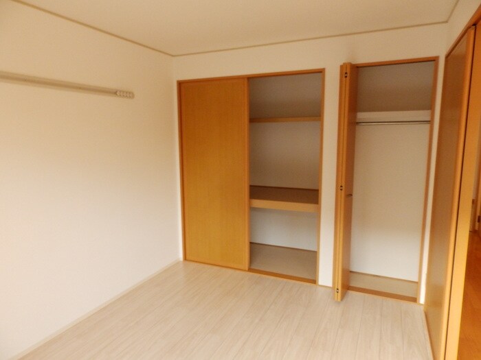 物件内観写真9　(南洋室収納)