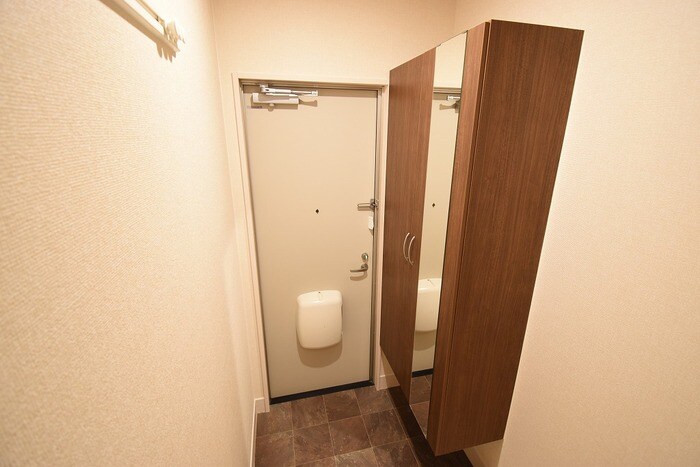 物件内観写真11　(玄関)