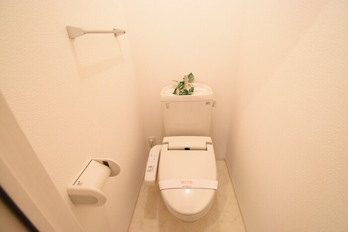 物件内観写真7　(温水洗浄暖房便座)