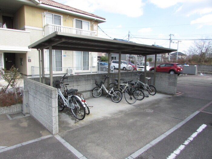 物件内観写真17　(駐輪場)