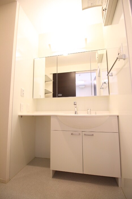 物件内観写真13　(洗髪洗面化粧台)