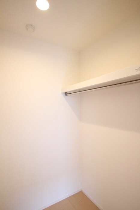 物件内観写真17　(ウォークインクローゼット)