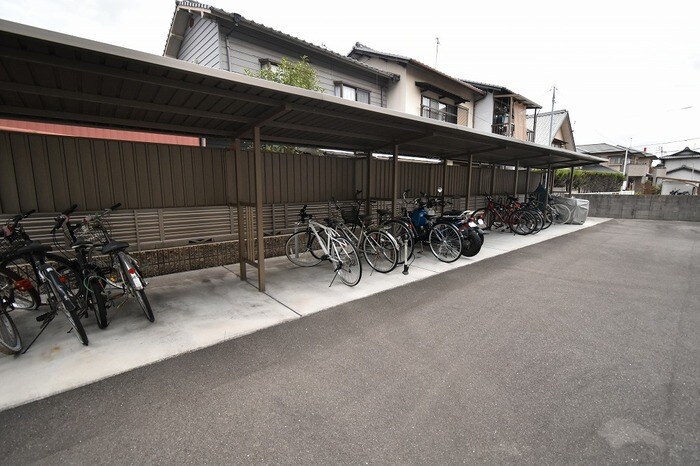 物件内観写真28　(駐輪場)